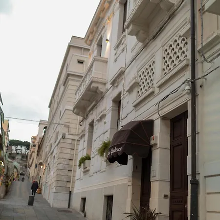 Palazzo Giudecca بيت ضيافة ريجّو دي كالابريا